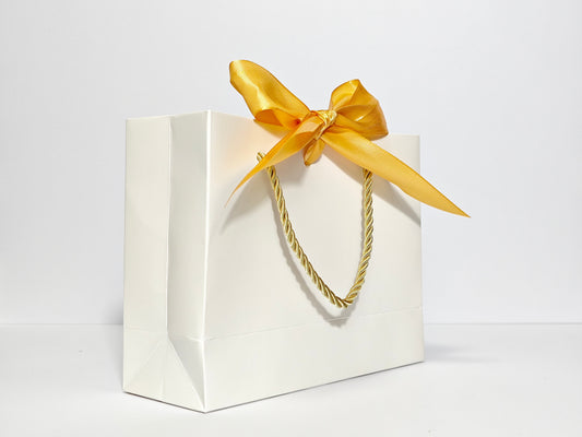 C1 White Paper Gift Bag with gold ribbon C1 19*15*7cm