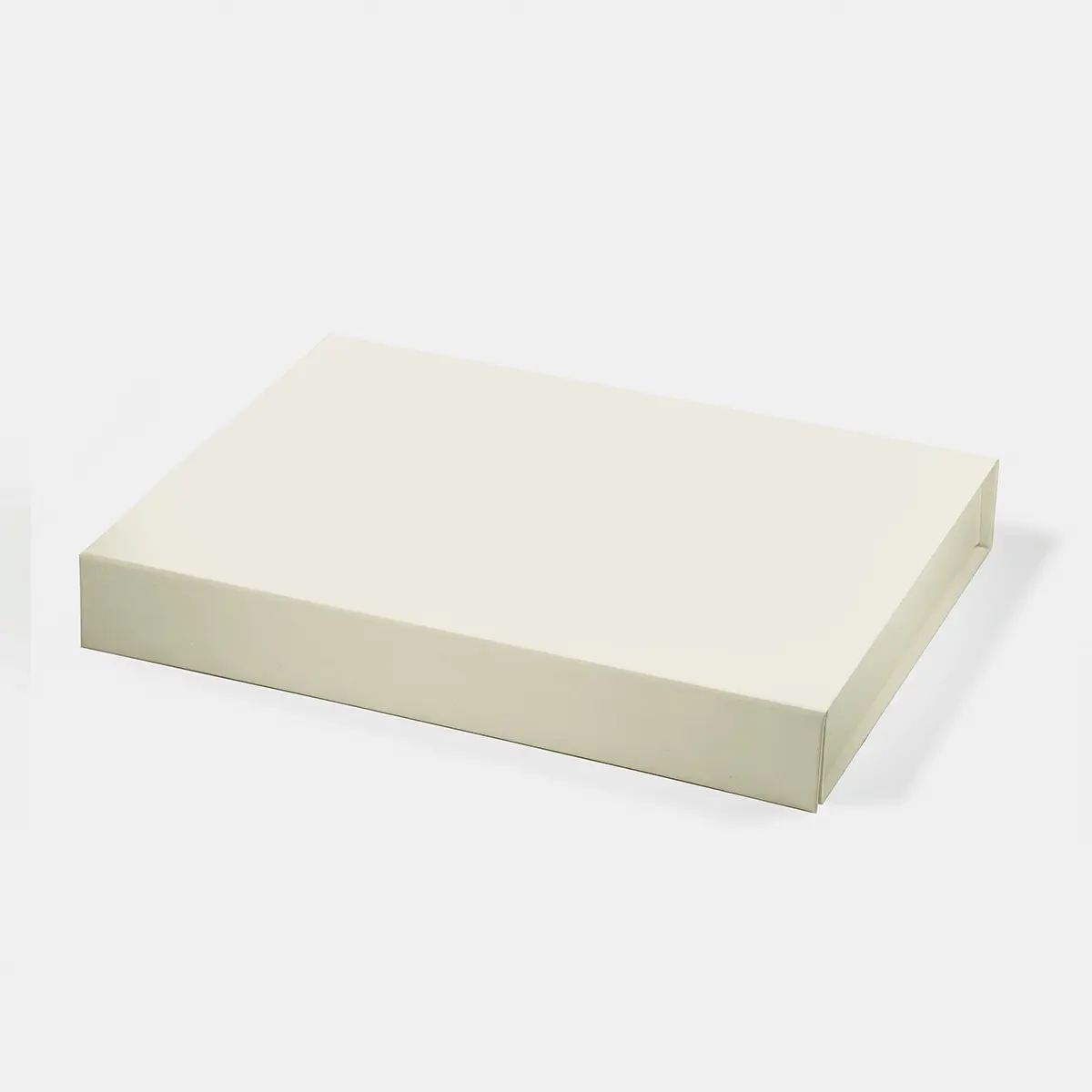 Medium Shallow Magnetic Gift Box Ivory