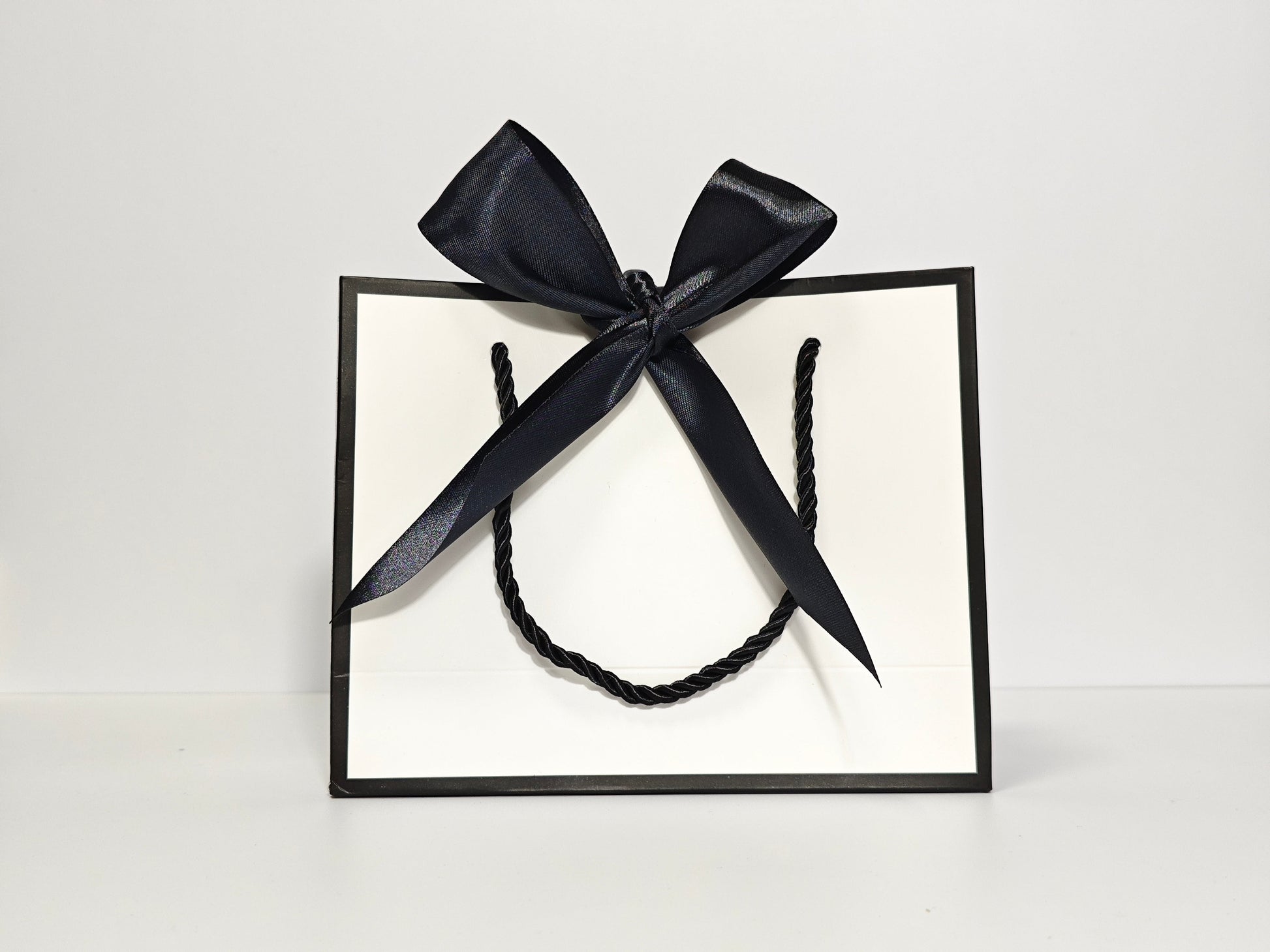 C1 White Paper Gift Bag with Black Border and black ribbon C1 19*15*7cm