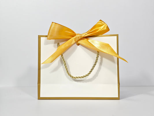 C1 White Paper Gift Bag with Gold Border and gold ribbon C1 19*15*7cm